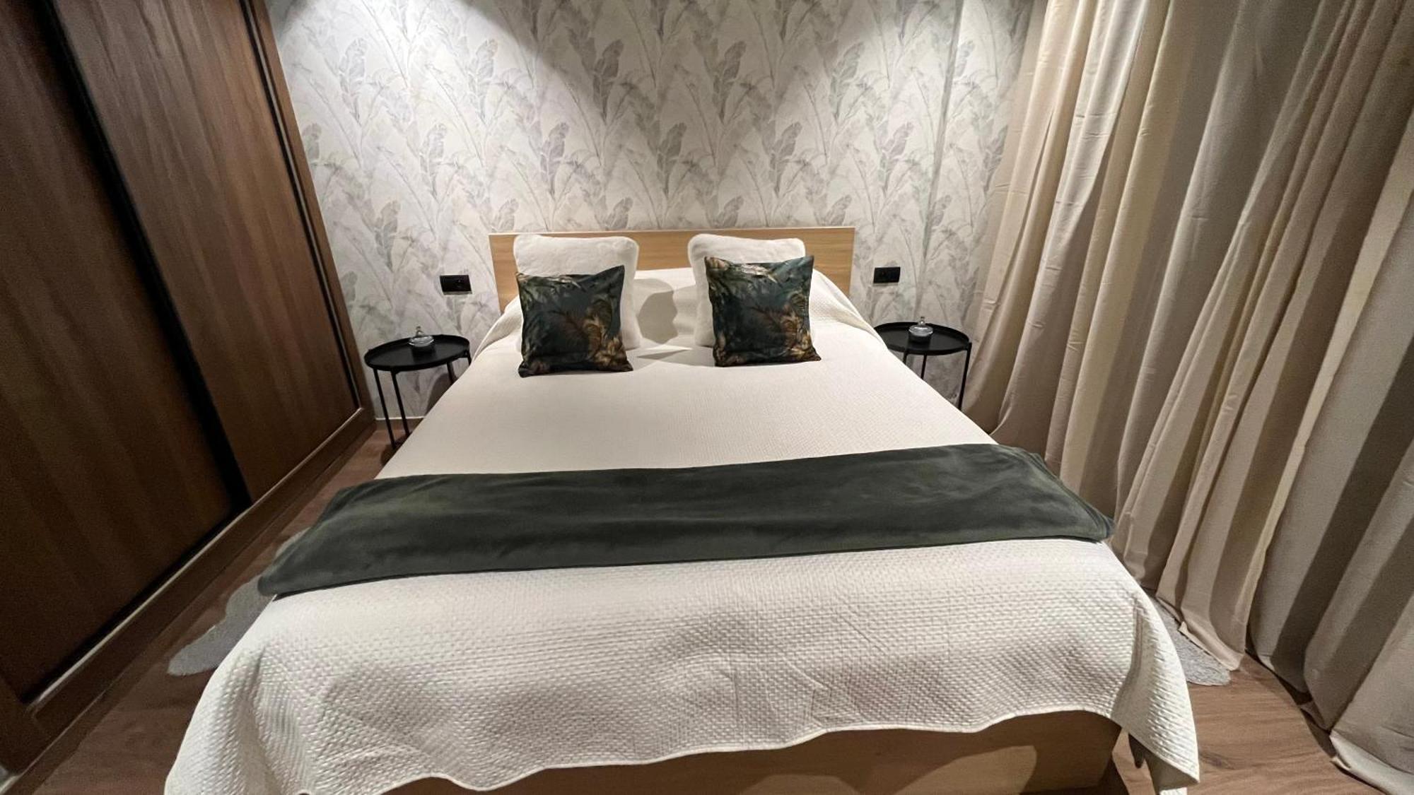 New By The Twin Center With Free Parking Apartment